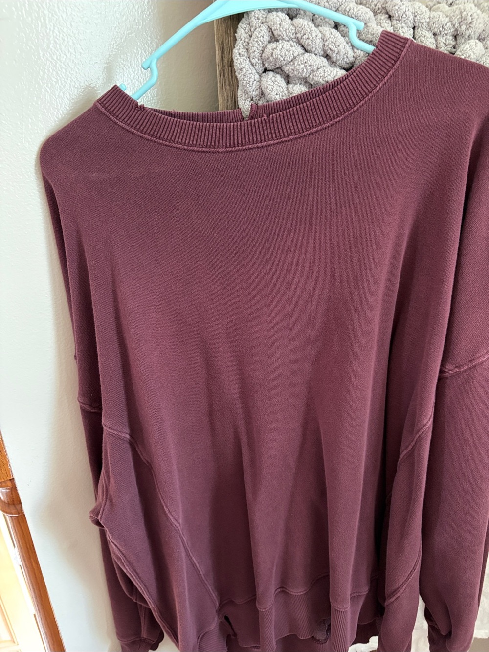 aerie Relaxed Crewneck Sweatshirt in Burgundy